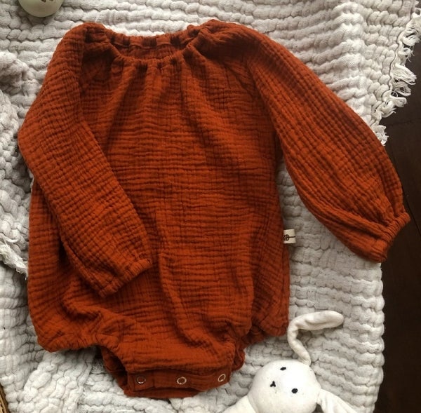 Taini Clothing - Viima romper, ruoste